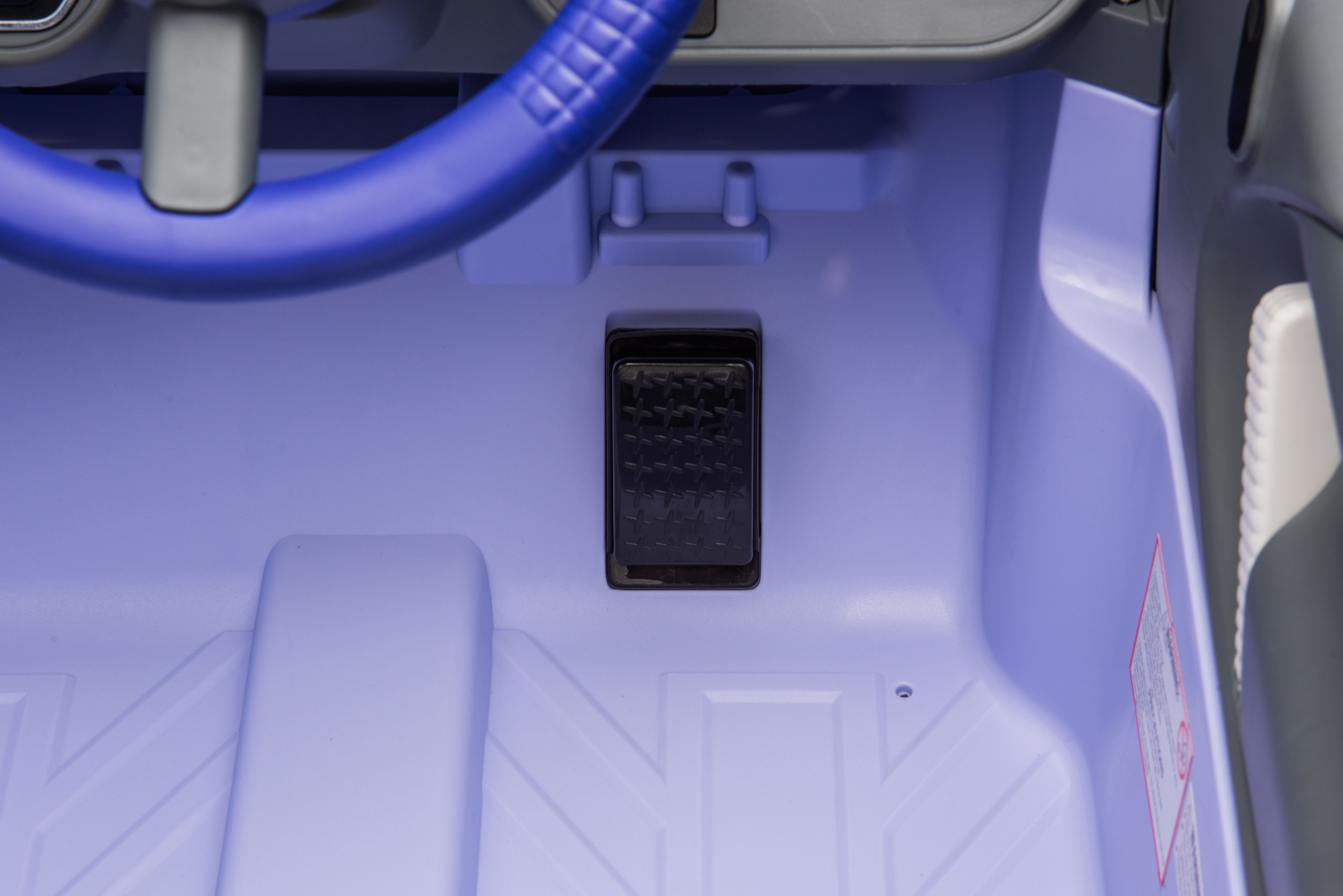 Акумулаторна кола Licensed Mini Cconcept Aceman Purple