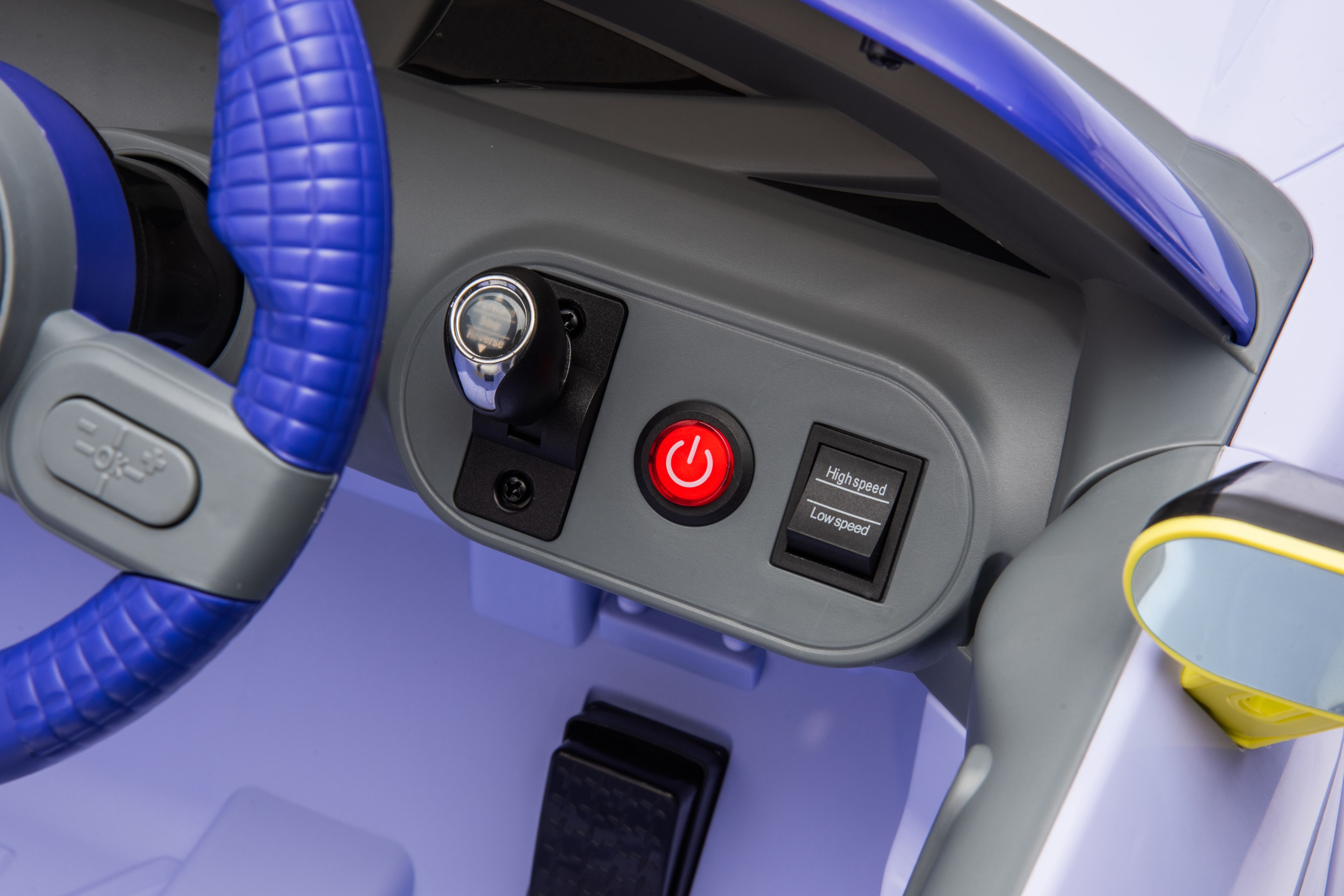 Акумулаторна кола Licensed Mini Cconcept Aceman Purple