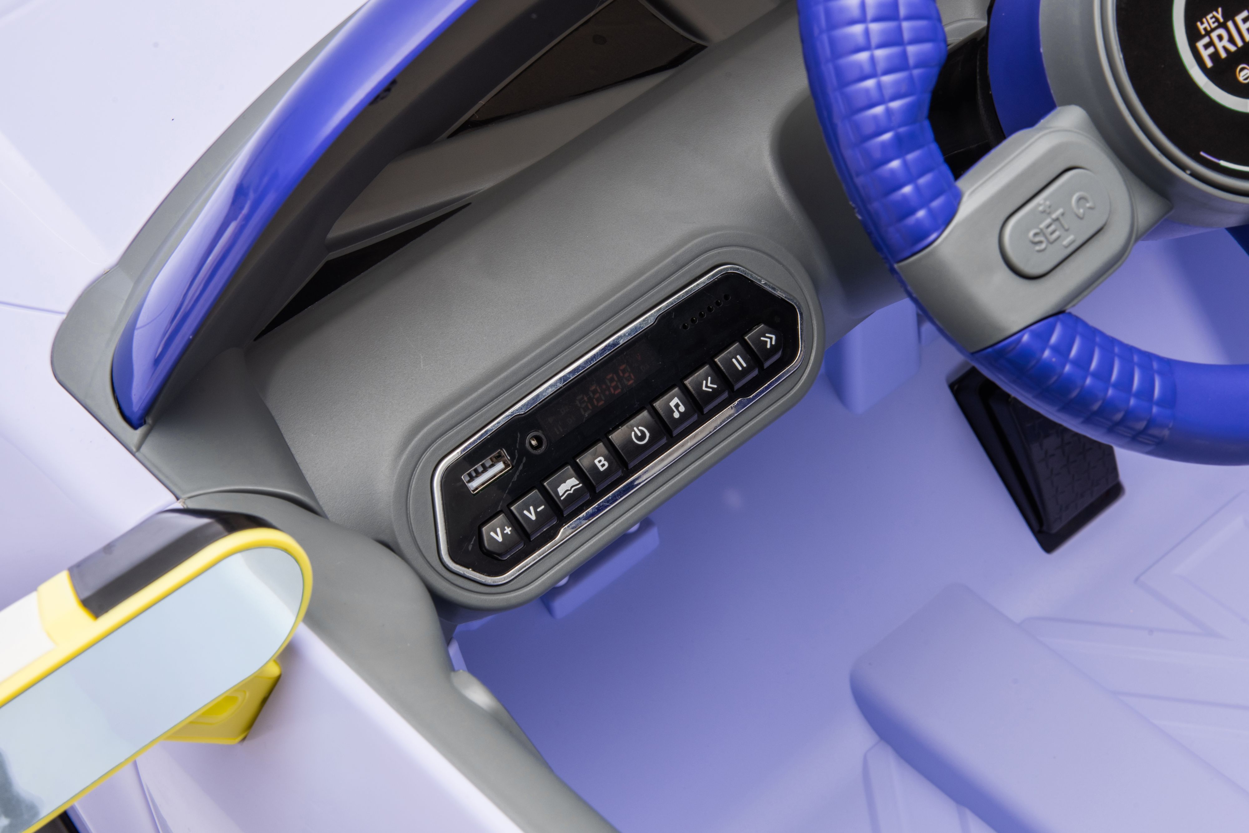 Акумулаторна кола Licensed Mini Cconcept Aceman Purple