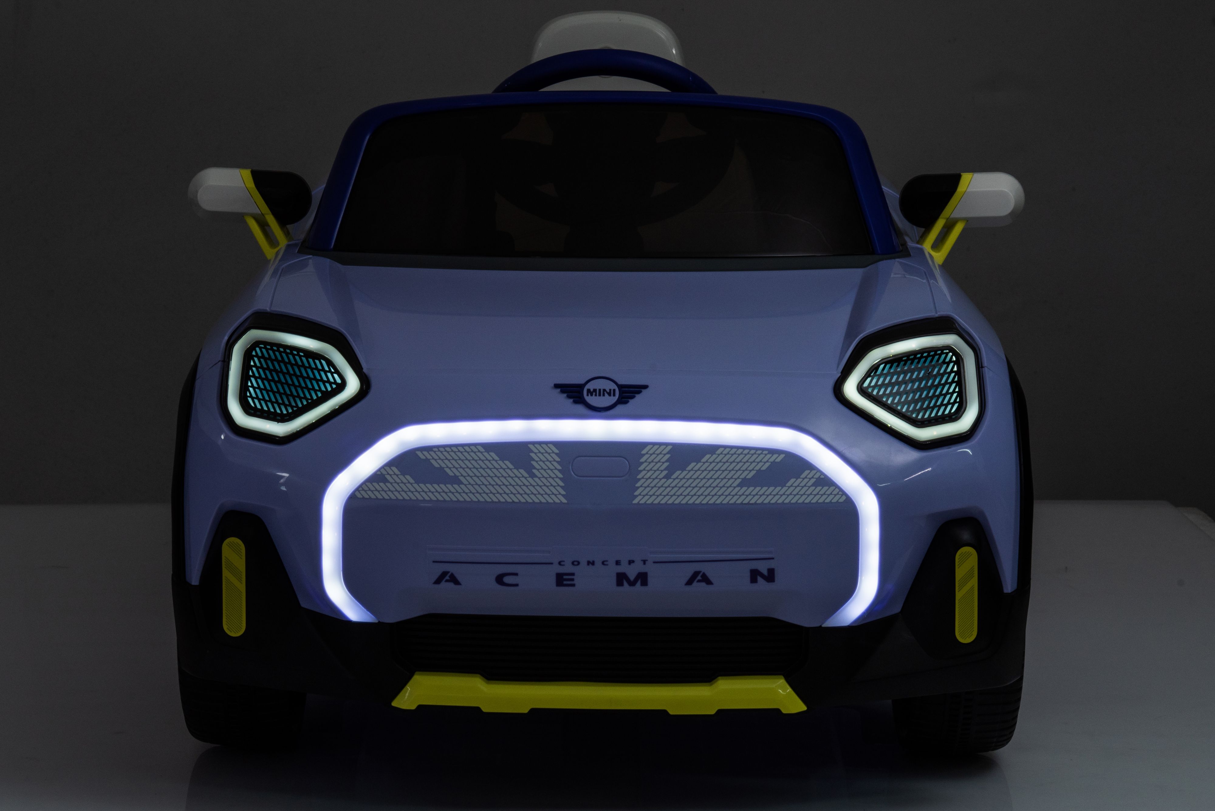 Акумулаторна кола Licensed Mini Cconcept Aceman Purple