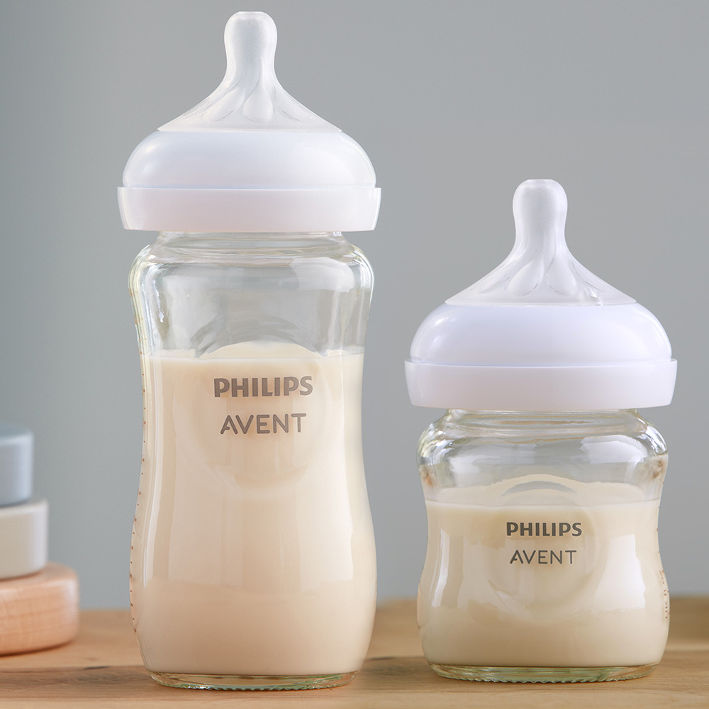 Подаръчен комплект за бебе Philips AVENT SCD878/11 с 3 стъклени шишета за хранене Natural Response с биберони без протичане и залъгалка UltraSoft 0-6м