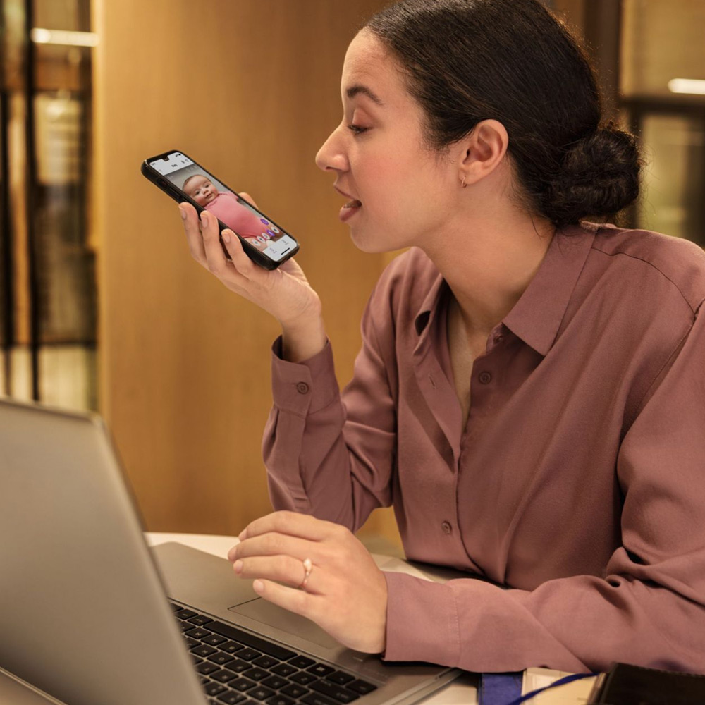 Дигитален видеофон Philips Avent Premium Connected SCD971/26 с технология Sense IQ и възможност за връзка през интернет