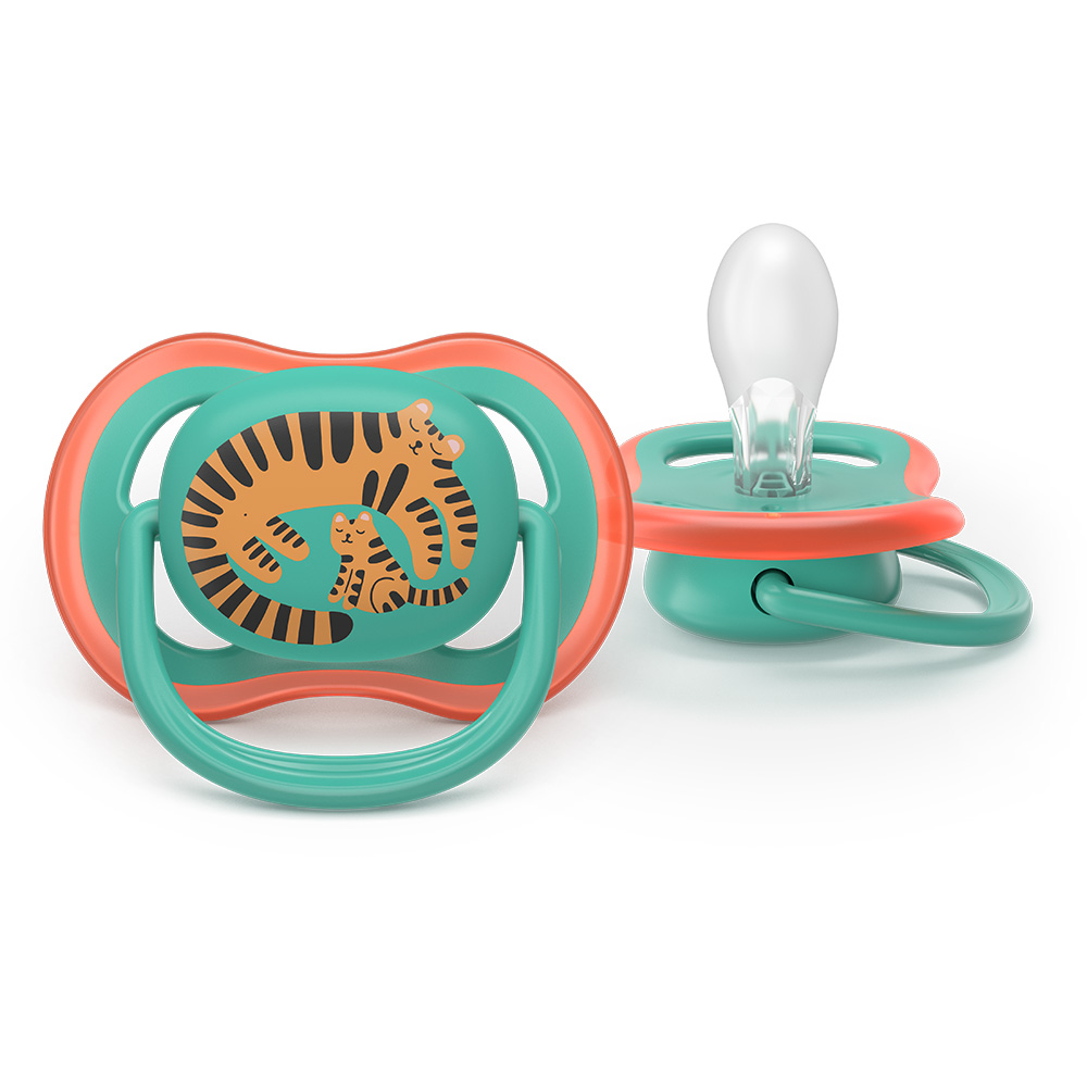 2 броя ортодонтски силиконови залъгалки Philips AVENT SCF087/11 Ultra Air, 6-18м, сини с картинки, в кутия за стерилизиране
