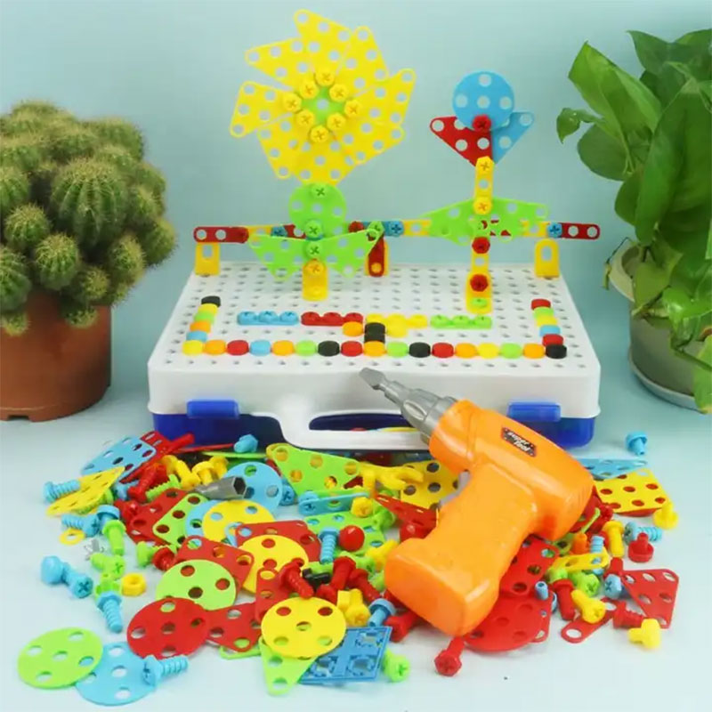 Детска мозайка Raya Toys с винтоверт, шаблони, куфарче и инструменти, 263 части