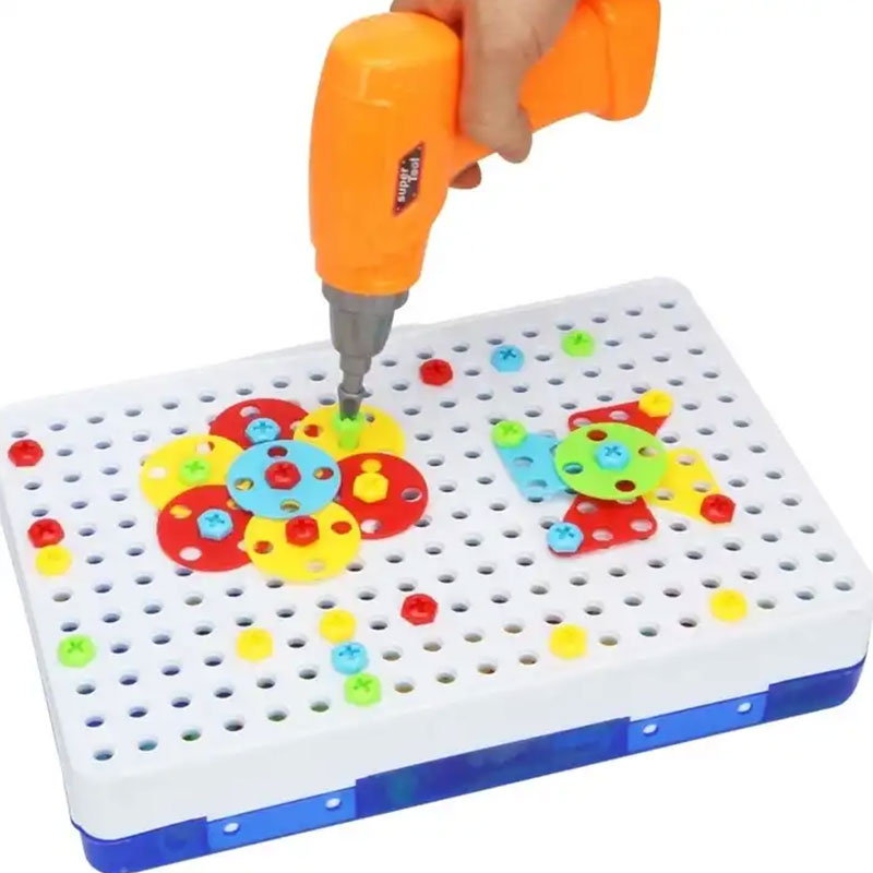 Детска мозайка Raya Toys с винтоверт, шаблони, куфарче и инструменти, 263 части