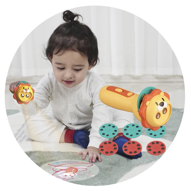 Детски проектор Raya Toys Cute Little Lion, с дискове, Асортимент