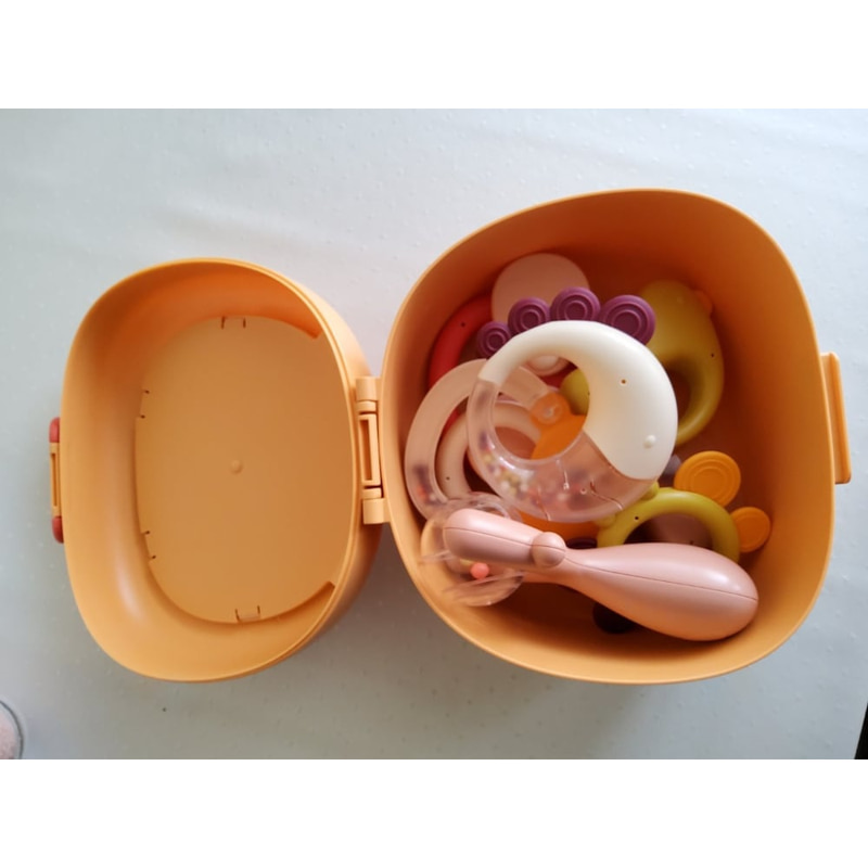 Бебешки комплект дрънкалки с кутия Raya Toys Shake The Baby Gutta Percha