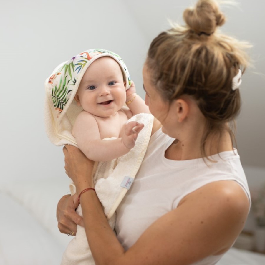 Хавлия за баня Baby Matex Maxi Print с качулка 100х100 см, 0343