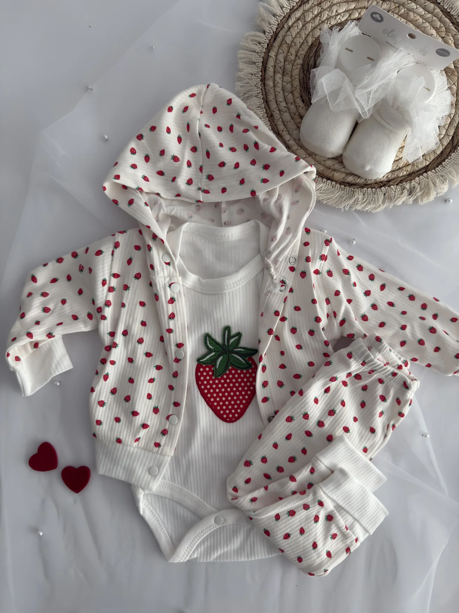 Бебешки комплект 3 части "Sweet Strawberry" – Бял рипс с ягодки 2