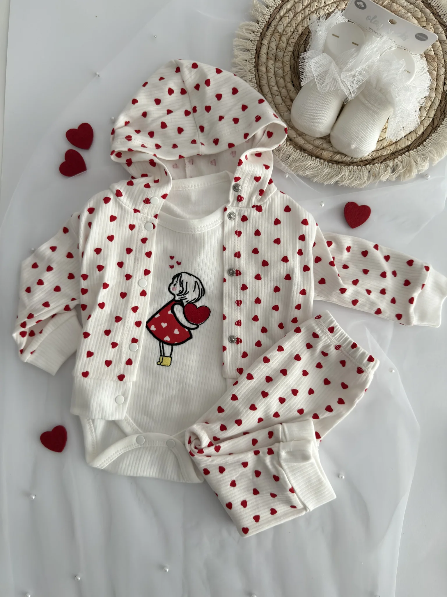 Бебешки комплект 3 части "Little Hearts" – Бял рипс с червени сърчица 2